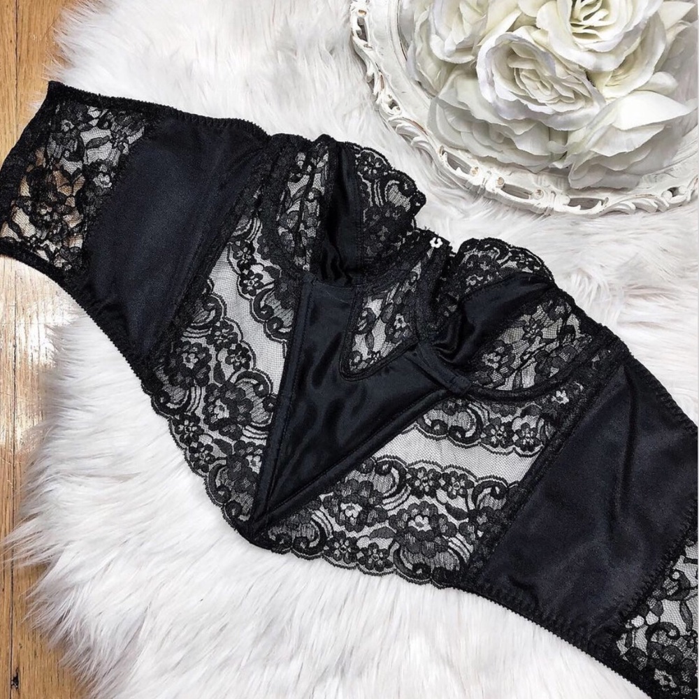 CHRISTIAN DIOR LACE BUSTIER WITH UNDERWIRE